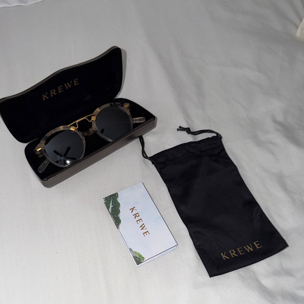 KREWE Gold, Oyster to Crystal Round Sunglasses